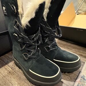 Sorel Black and White Winter Boots for Women